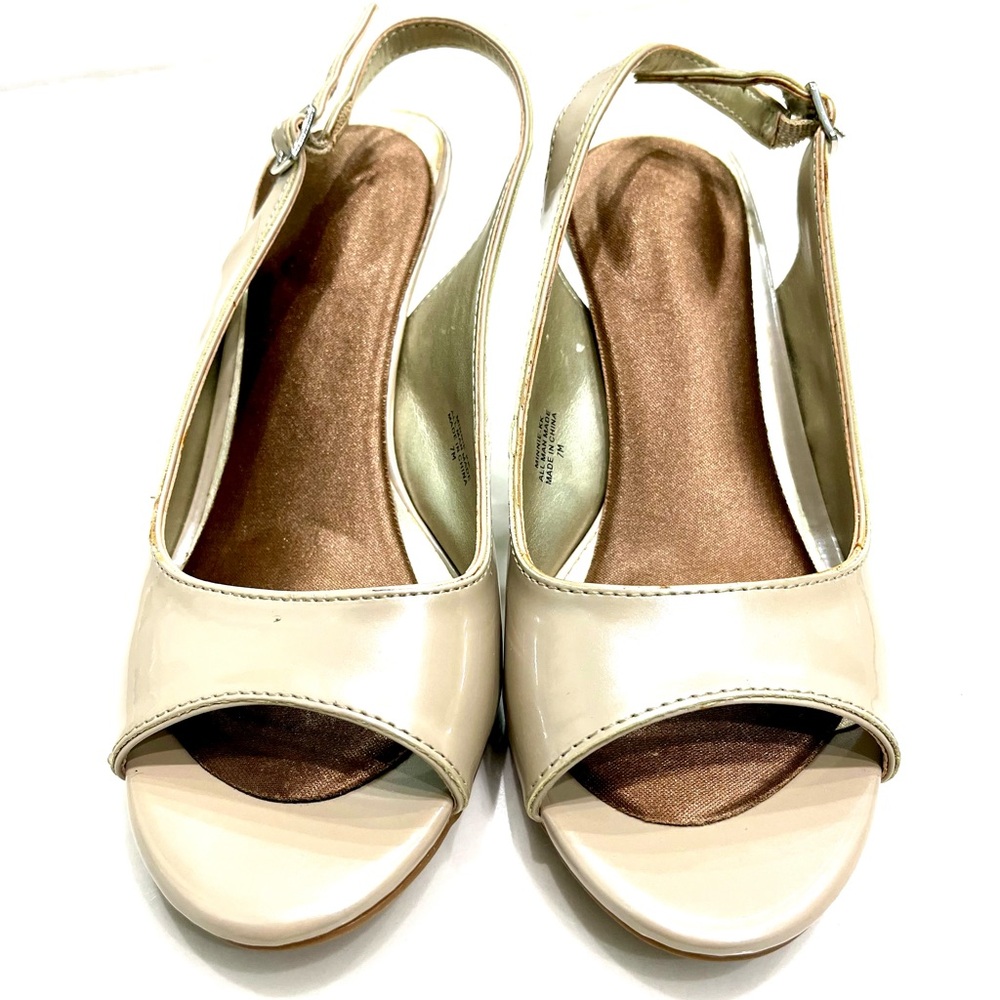 3/$25 Kelly & Katie Slingback Heels - Picture 1 of 8